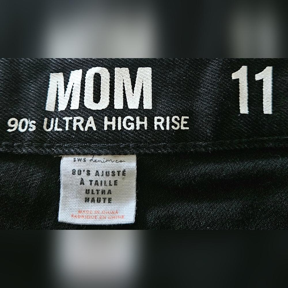 Black Ripped Mom Jean Shorts - Picture 5 of 6